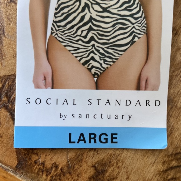 SOCIAL STANDARD BY SANCTUARY ANIMAL PRINT ONE PIECE BATHING SUIT SWIM LARGE NEW - Picture 2 of 11